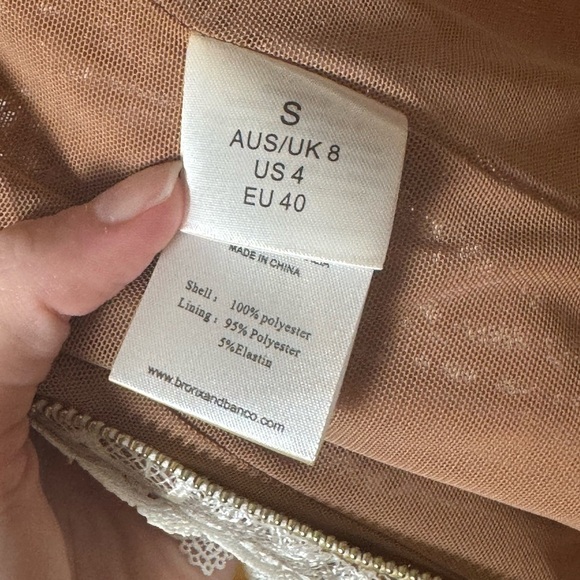 Bronx and Banco Madeleine Dress – White Lace Mesh Gown – Size US 4 - Picture 14 of 16